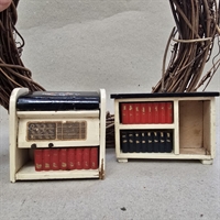 indbygget-radio-bogreol-traemoebler-miniature-dukkehus-gammelt-legetoej